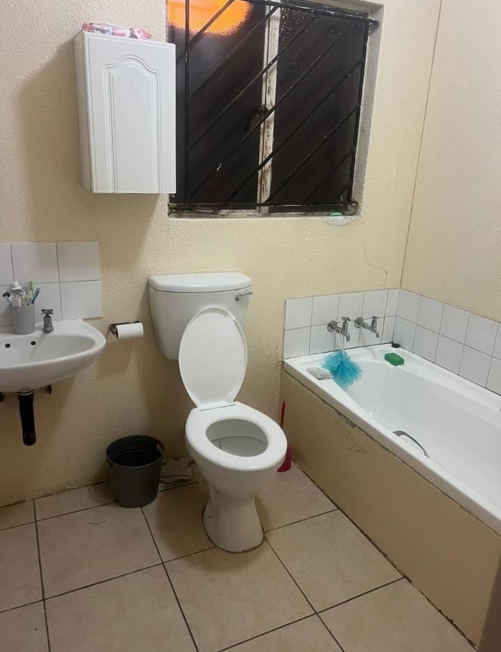 To Let 3 Bedroom Property for Rent in Corlett Gardens Gauteng