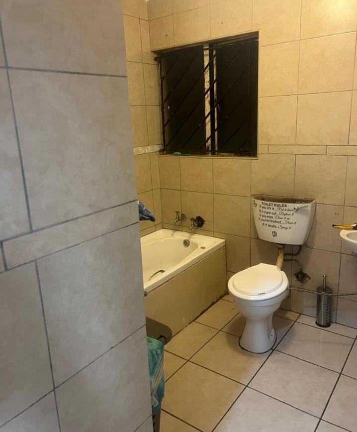 To Let 3 Bedroom Property for Rent in Corlett Gardens Gauteng