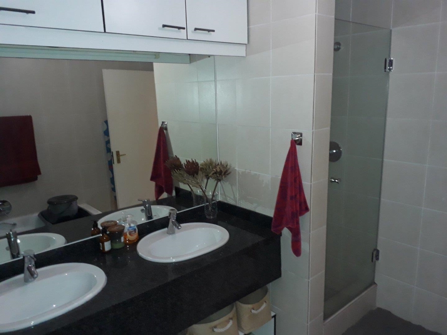 To Let 1 Bedroom Property for Rent in Melrose North Gauteng
