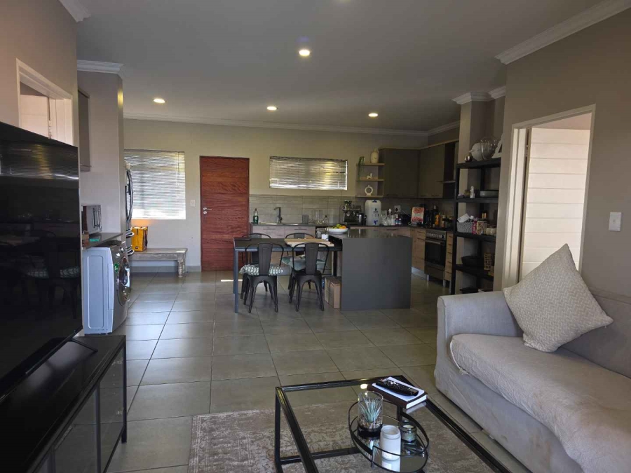 To Let 2 Bedroom Property for Rent in Six Fountains Residential Estate Gauteng