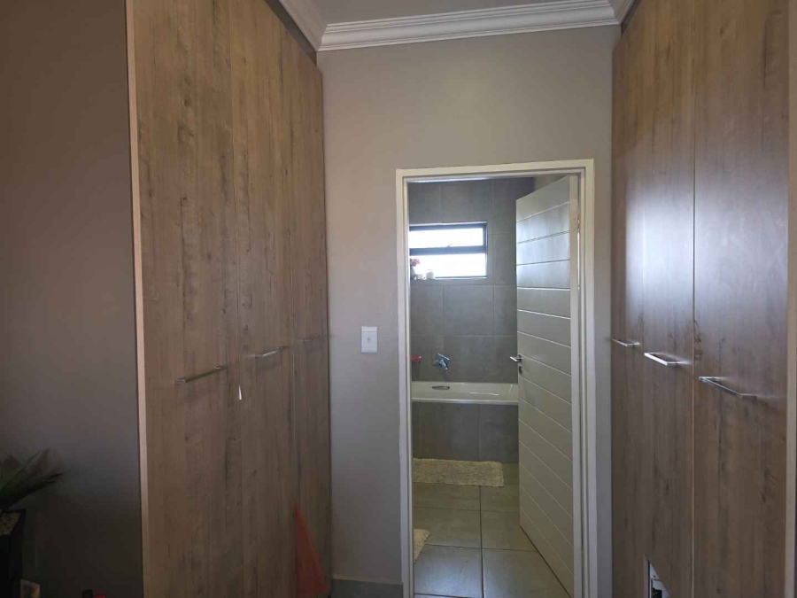 To Let 2 Bedroom Property for Rent in Six Fountains Residential Estate Gauteng