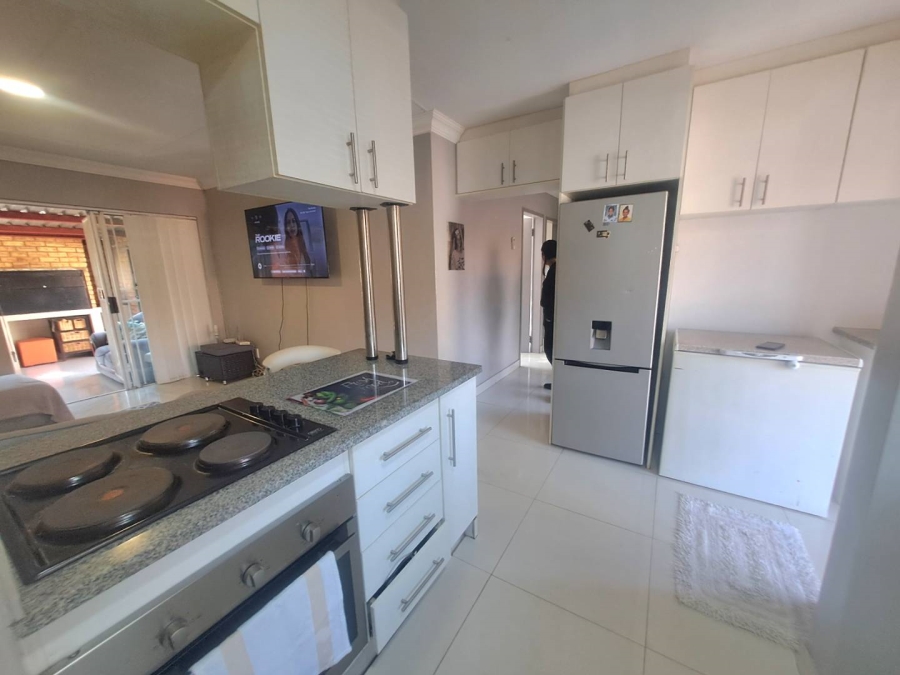 To Let 0 Bedroom Property for Rent in Meyerspark Gauteng