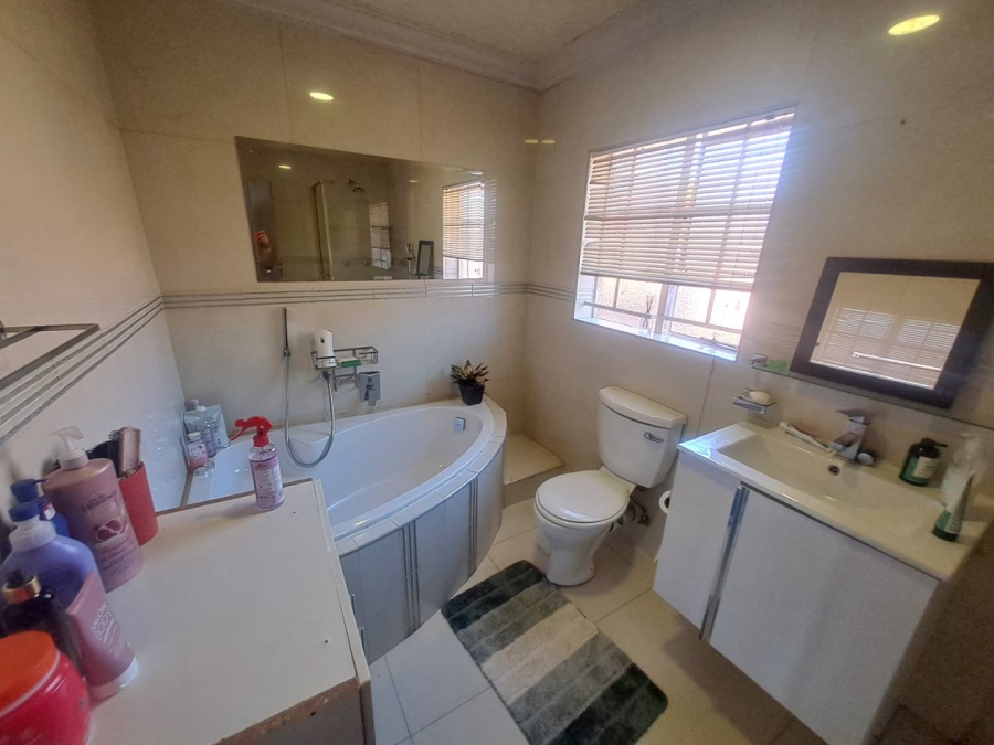 To Let 0 Bedroom Property for Rent in Meyerspark Gauteng