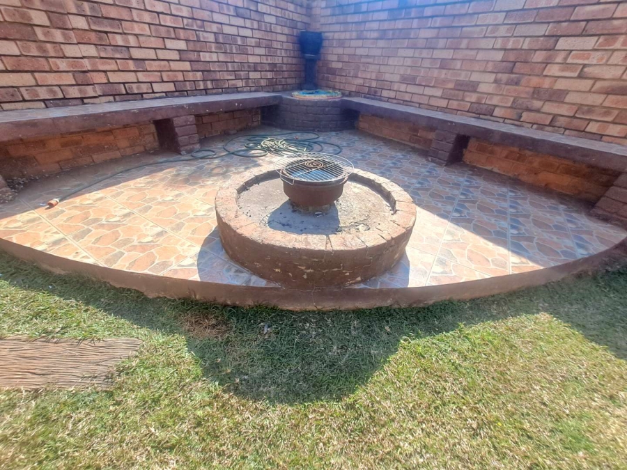 To Let 0 Bedroom Property for Rent in Meyerspark Gauteng