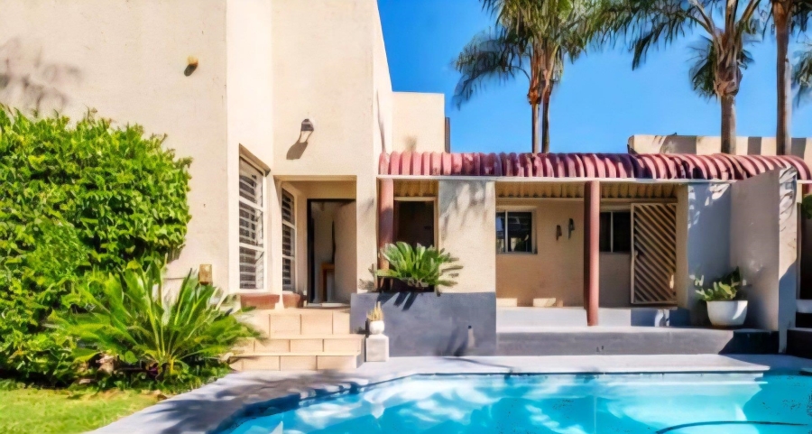 5 Bedroom Property for Sale in New Redruth Gauteng