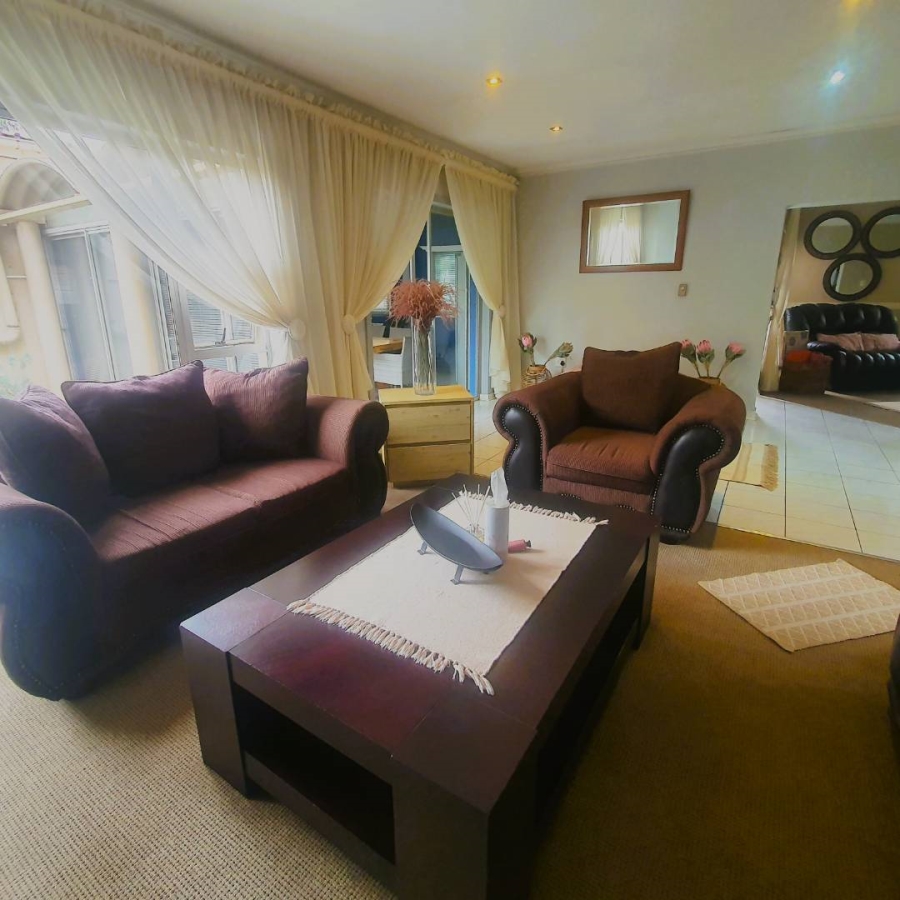 5 Bedroom Property for Sale in New Redruth Gauteng
