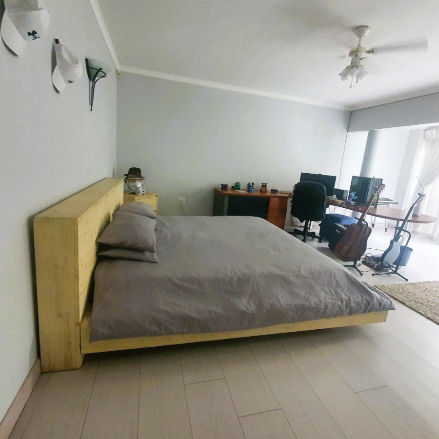 5 Bedroom Property for Sale in New Redruth Gauteng