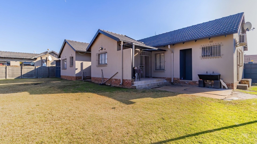 3 Bedroom Property for Sale in Rynsoord Gauteng