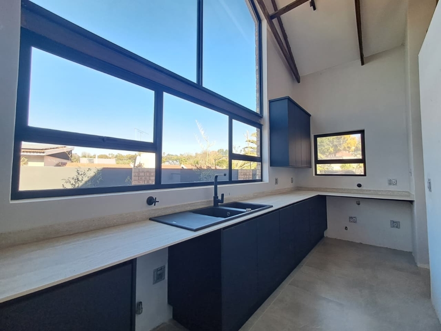 5 Bedroom Property for Sale in Atholl Gauteng