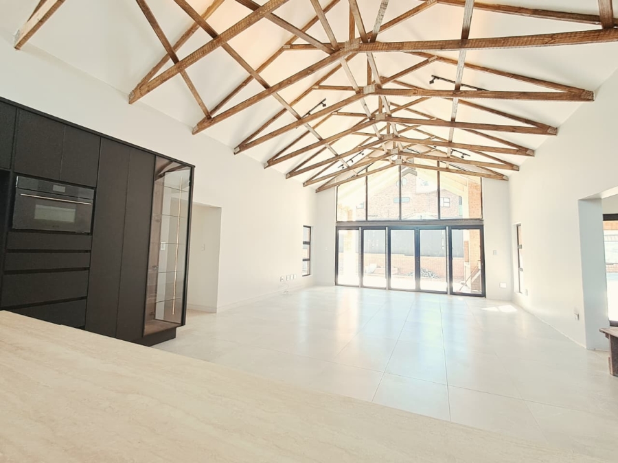 5 Bedroom Property for Sale in Atholl Gauteng