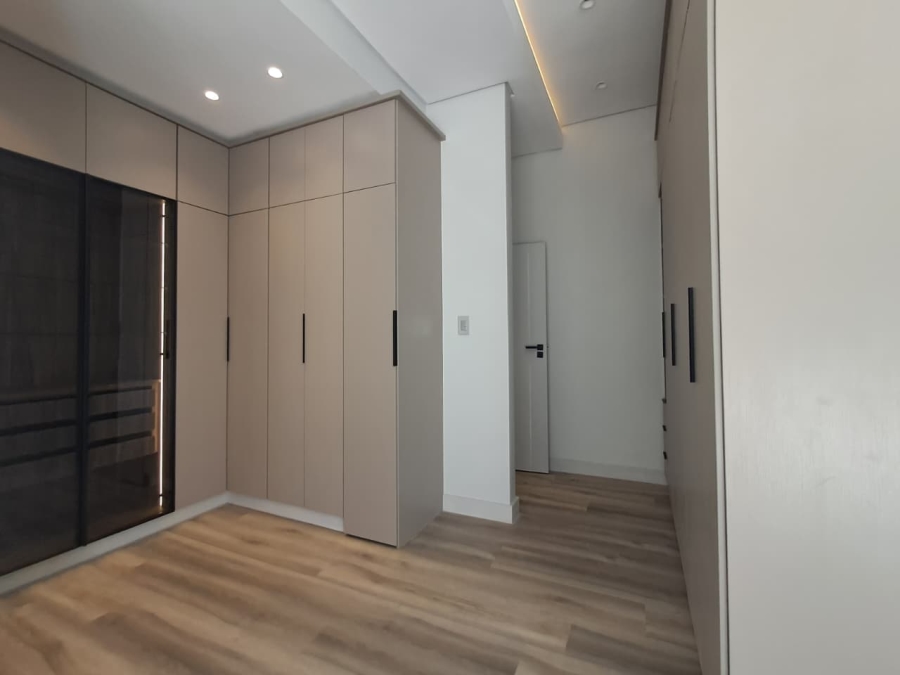 5 Bedroom Property for Sale in Atholl Gauteng