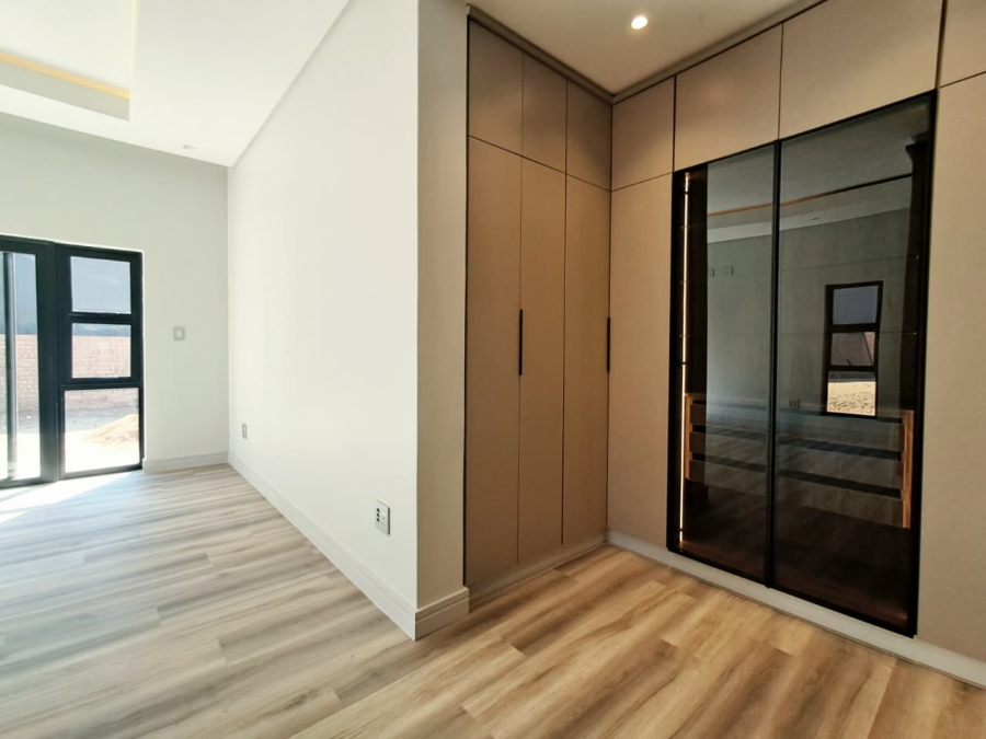 5 Bedroom Property for Sale in Atholl Gauteng