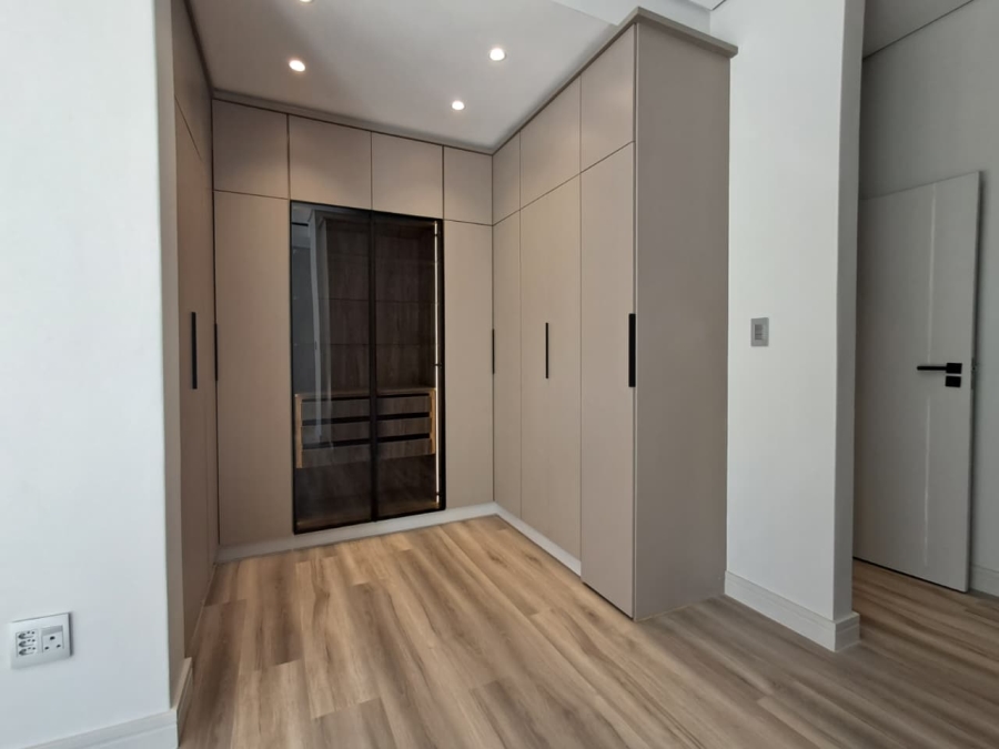 5 Bedroom Property for Sale in Atholl Gauteng