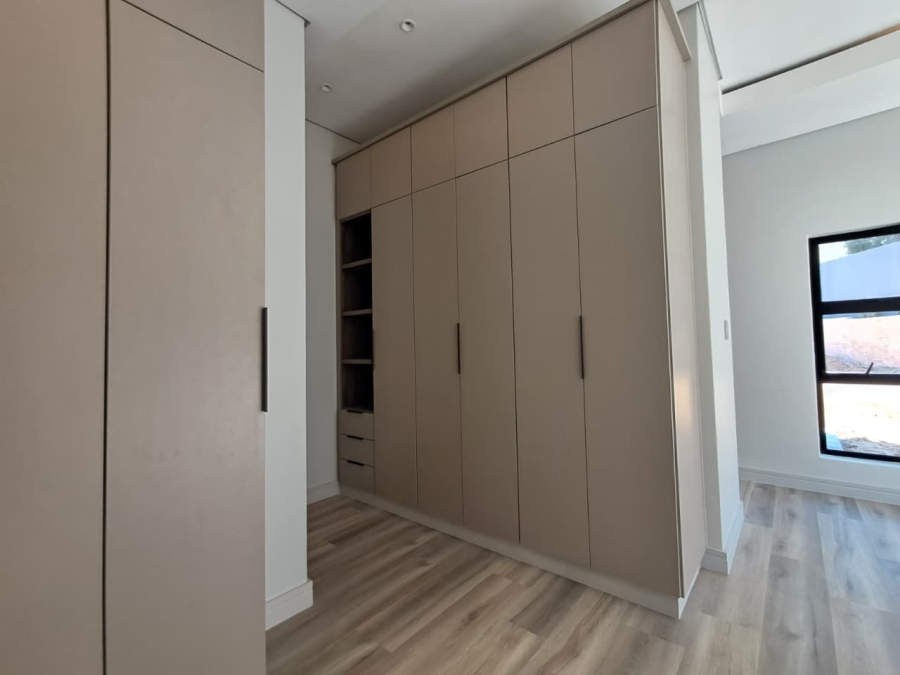 5 Bedroom Property for Sale in Atholl Gauteng