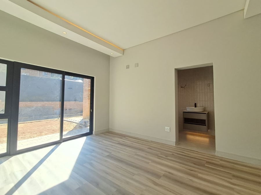 5 Bedroom Property for Sale in Atholl Gauteng