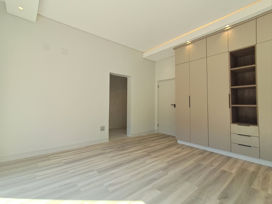 5 Bedroom Property for Sale in Atholl Gauteng