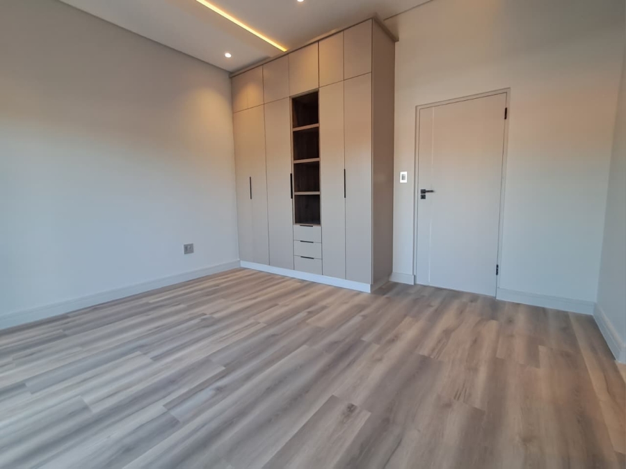 5 Bedroom Property for Sale in Atholl Gauteng