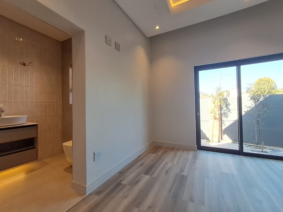5 Bedroom Property for Sale in Atholl Gauteng