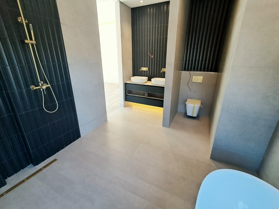5 Bedroom Property for Sale in Atholl Gauteng