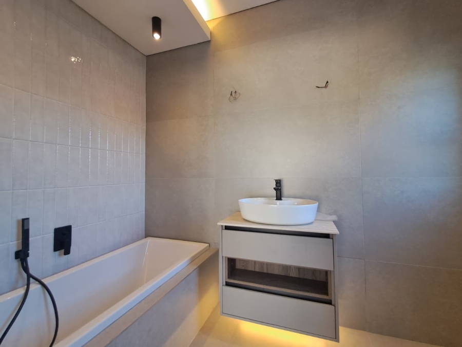 5 Bedroom Property for Sale in Atholl Gauteng
