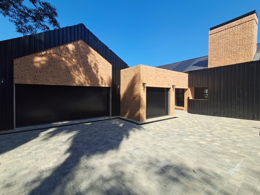 5 Bedroom Property for Sale in Atholl Gauteng