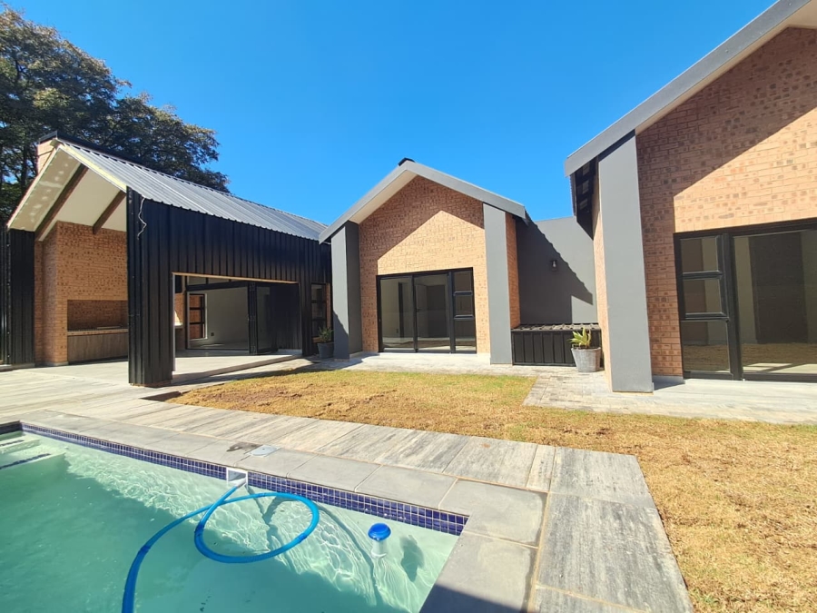 5 Bedroom Property for Sale in Atholl Gauteng