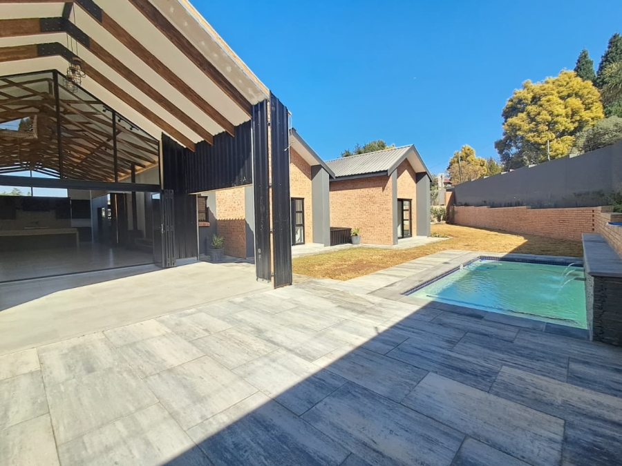 5 Bedroom Property for Sale in Atholl Gauteng