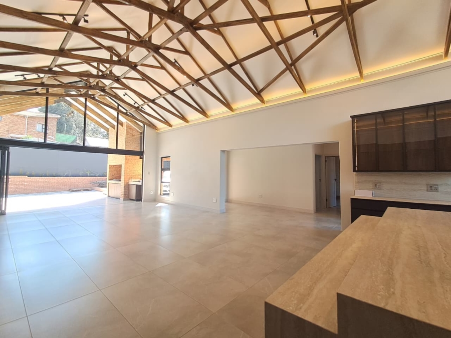 5 Bedroom Property for Sale in Atholl Gauteng