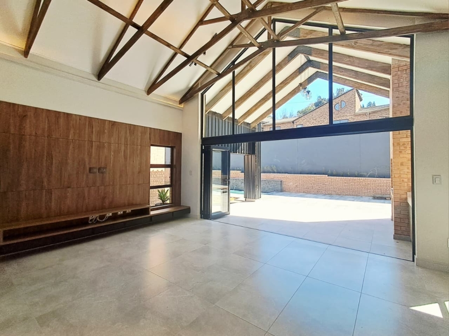 5 Bedroom Property for Sale in Atholl Gauteng