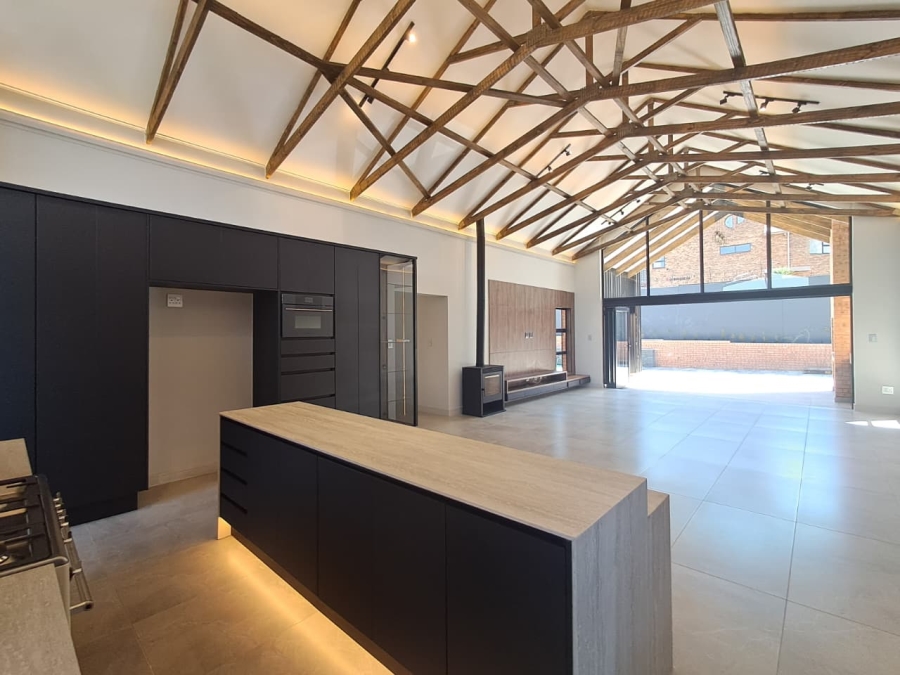 5 Bedroom Property for Sale in Atholl Gauteng