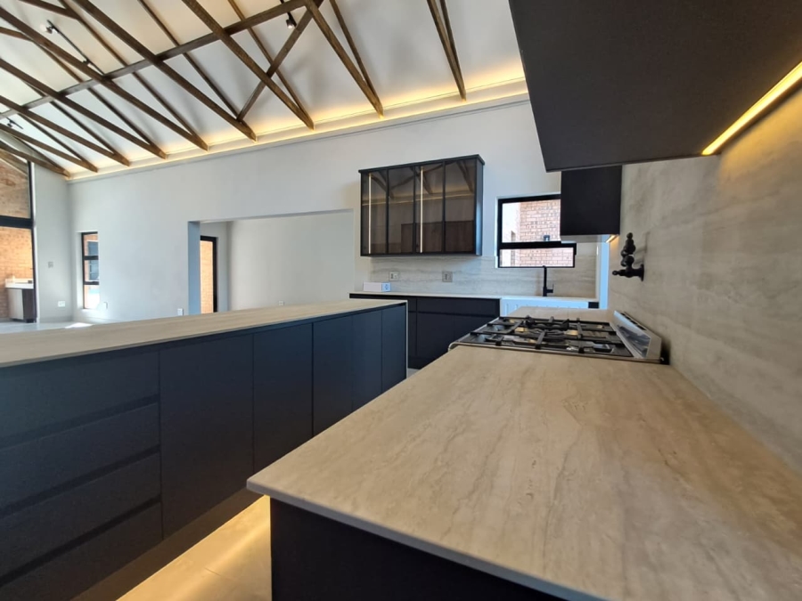 5 Bedroom Property for Sale in Atholl Gauteng