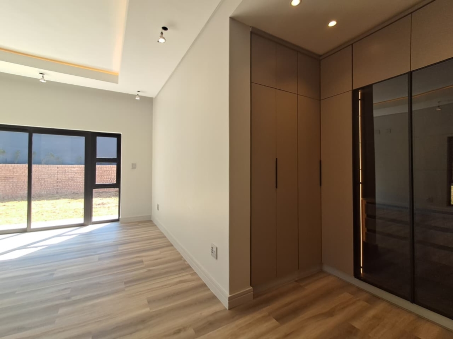 5 Bedroom Property for Sale in Atholl Gauteng