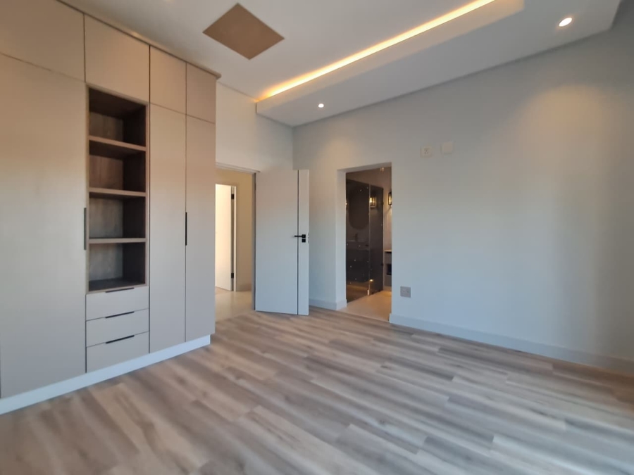 5 Bedroom Property for Sale in Atholl Gauteng