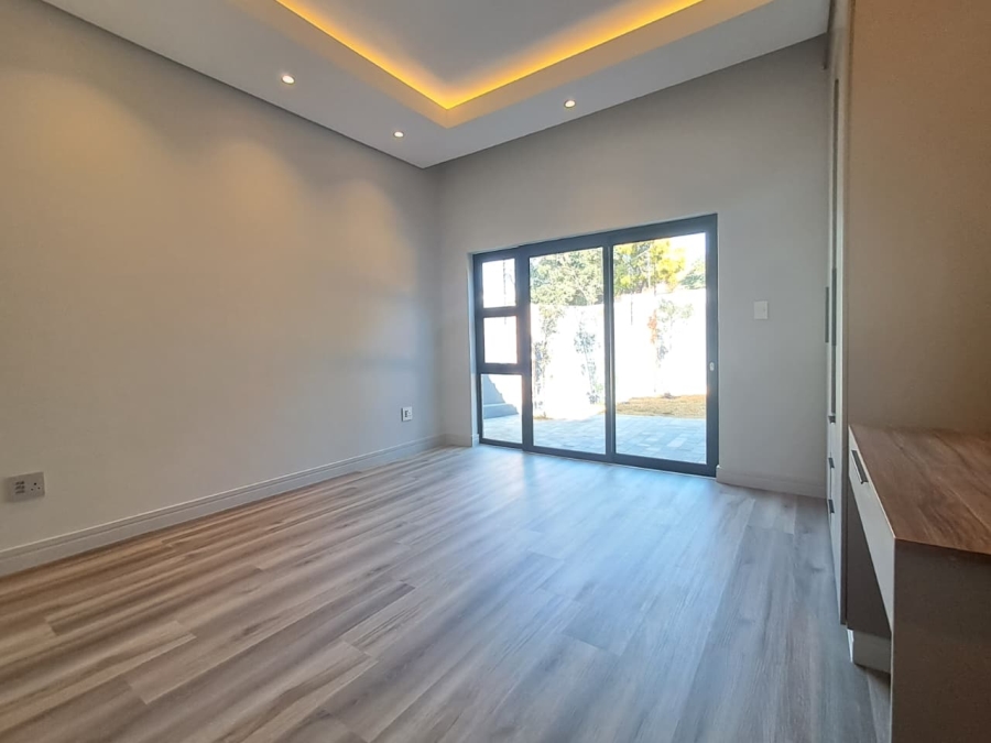 5 Bedroom Property for Sale in Atholl Gauteng