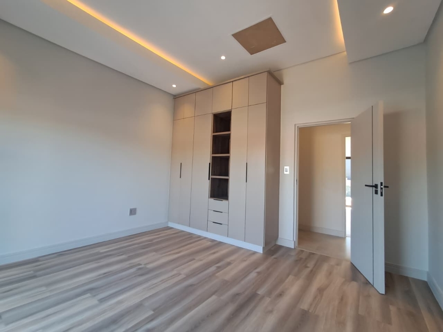 5 Bedroom Property for Sale in Atholl Gauteng
