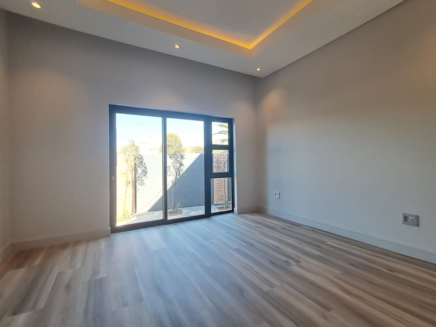 5 Bedroom Property for Sale in Atholl Gauteng