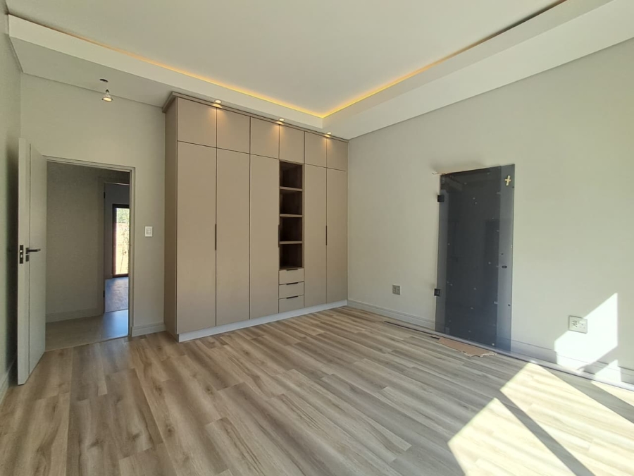 5 Bedroom Property for Sale in Atholl Gauteng