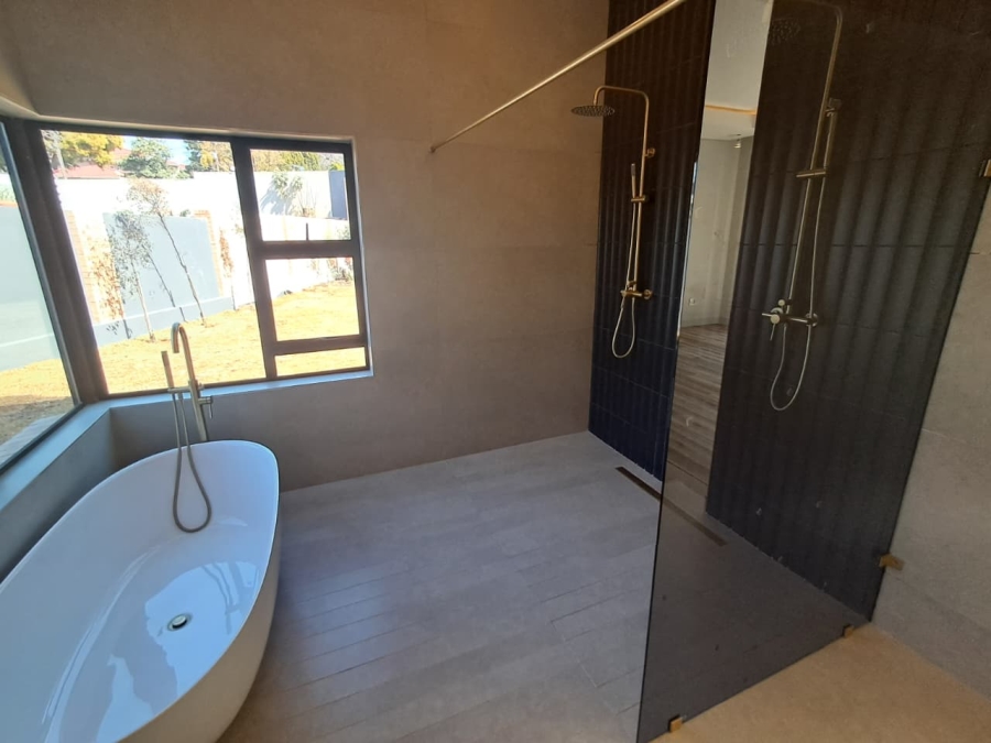 5 Bedroom Property for Sale in Atholl Gauteng