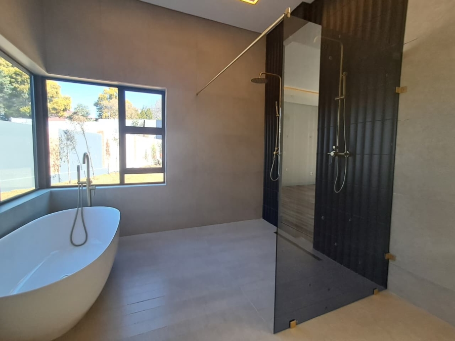 5 Bedroom Property for Sale in Atholl Gauteng