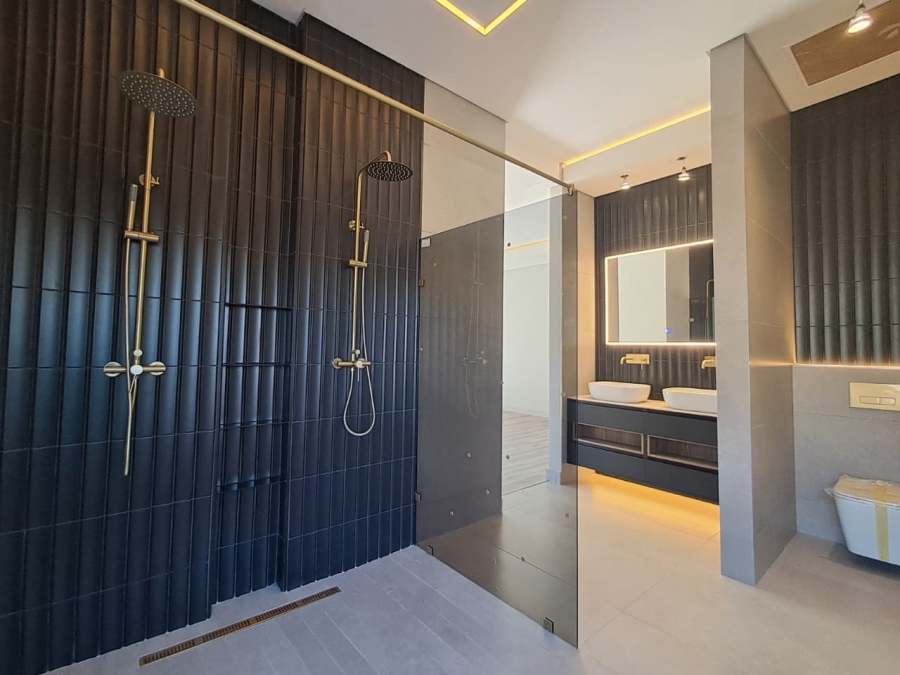 5 Bedroom Property for Sale in Atholl Gauteng