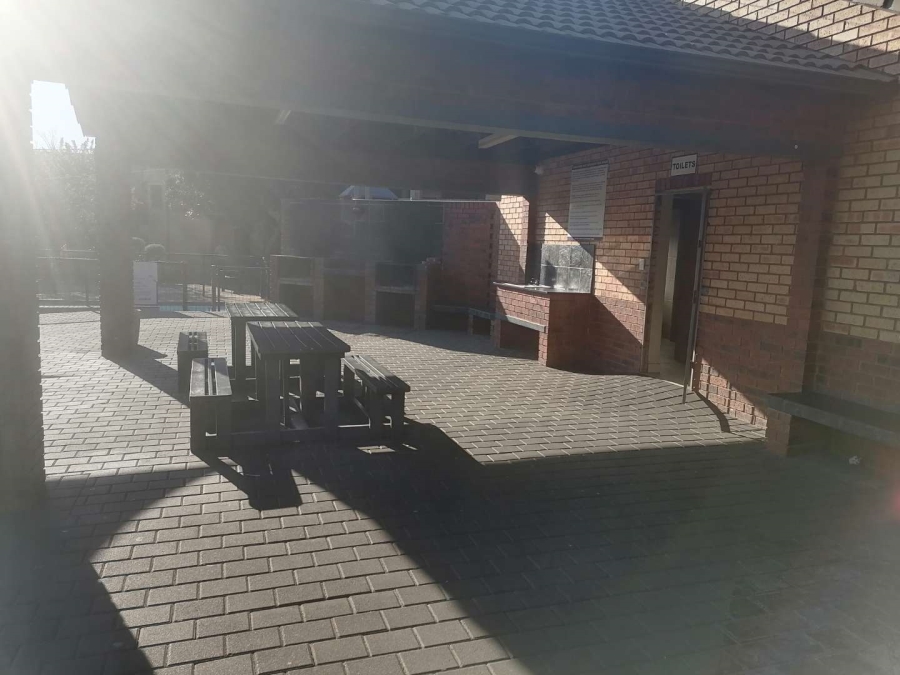 2 Bedroom Property for Sale in Montana Tuine Gauteng