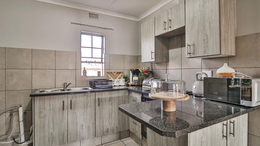 2 Bedroom Property for Sale in Montana Tuine Gauteng