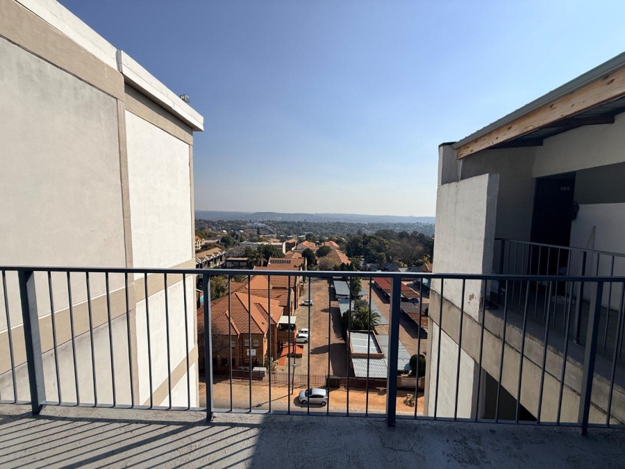 1 Bedroom Property for Sale in Ferndale Gauteng