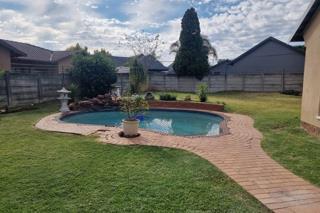 3 Bedroom Property for Sale in Brackendowns Gauteng