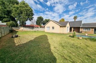 3 Bedroom Property for Sale in Brackendowns Gauteng