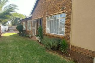 3 Bedroom Property for Sale in Brackendowns Gauteng
