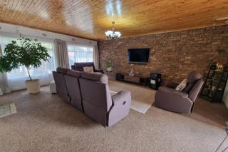 3 Bedroom Property for Sale in Brackendowns Gauteng