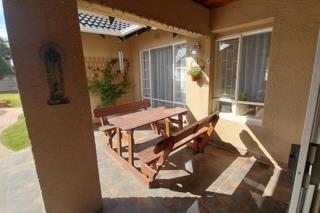 3 Bedroom Property for Sale in Brackendowns Gauteng