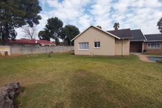 3 Bedroom Property for Sale in Brackendowns Gauteng