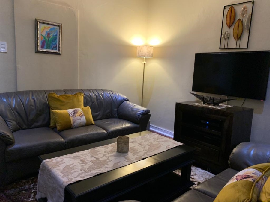 To Let 1 Bedroom Property for Rent in Waverley Gauteng
